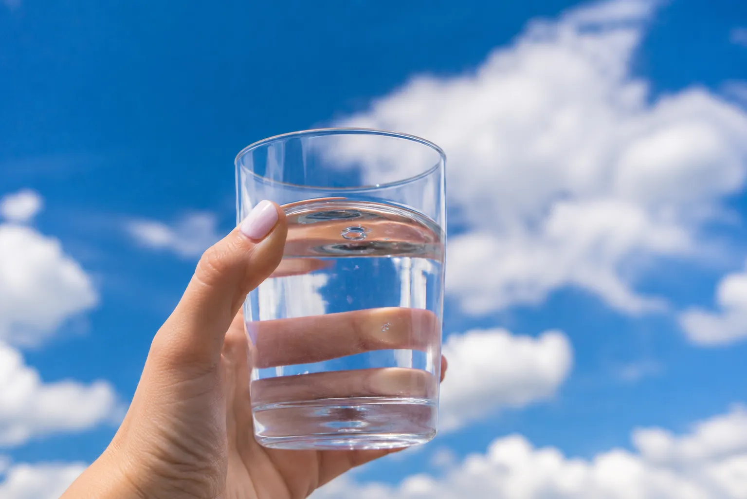 Basisches Wasser und Wasserstoffwasser: Was ist der Unterschied?